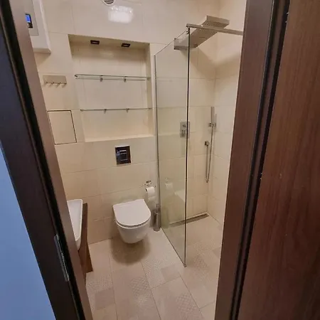 Catherine * 格丁尼亚